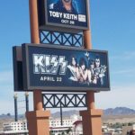Kiss Sign
